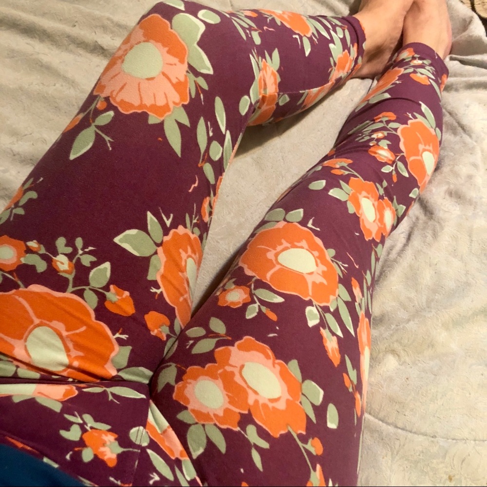 LuLaRoe pretty purple flowers leggings TC